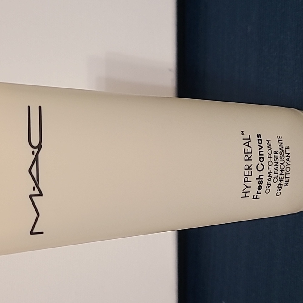 MAC Hyper Real Fresh Canvas Cream to Foam Cleanser 4.2 fl oz NEW IN BOX